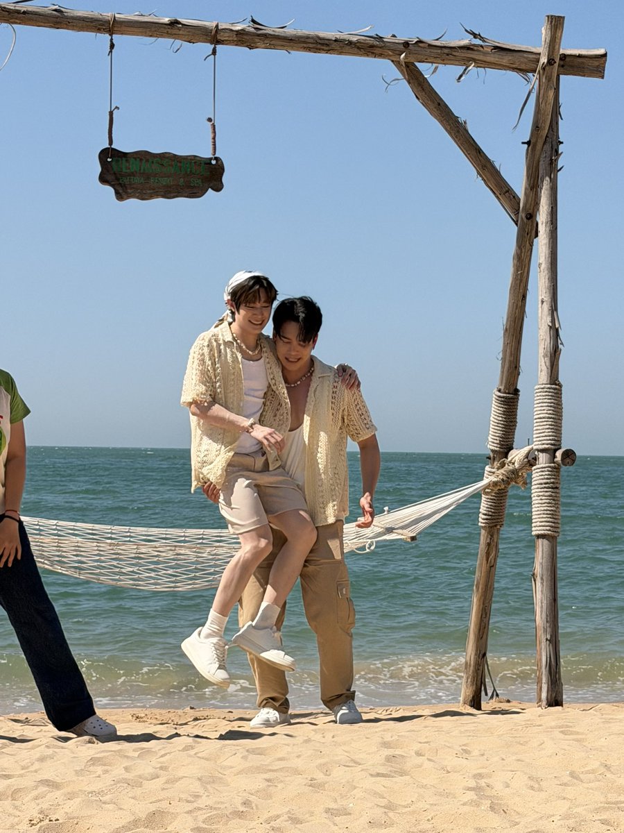 #MaxNatPreChristmasDaySpecial
Day 2
#maxnat