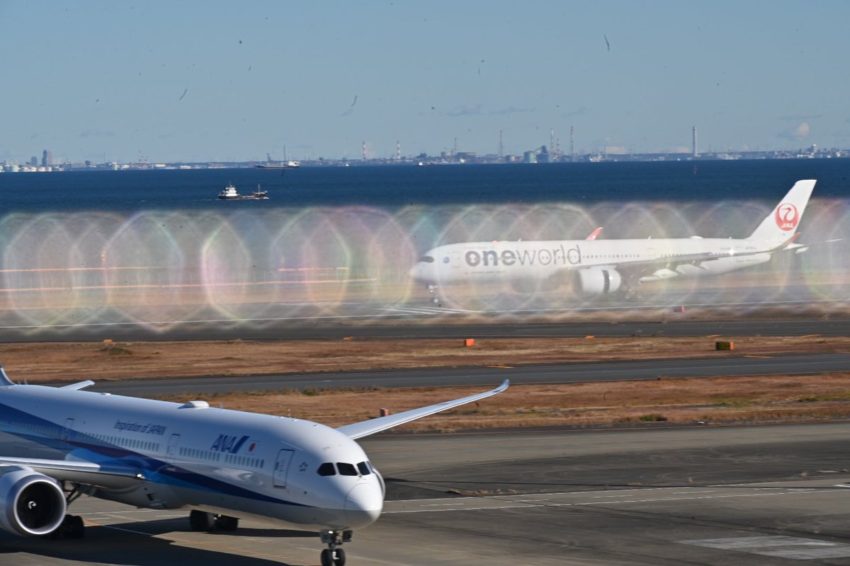 5121esp's tweet image. 一眼の写真確認してたら変なの撮れてた。
ワープすんだろこれ。