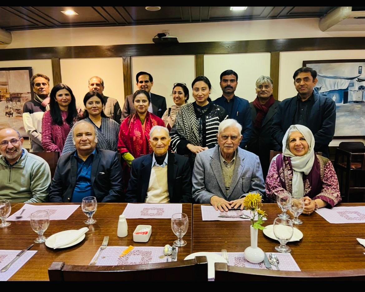 Both my brain cells have stopped working after today’s historians’s brunch in Islamabad. Long nap needed to recover. 😊