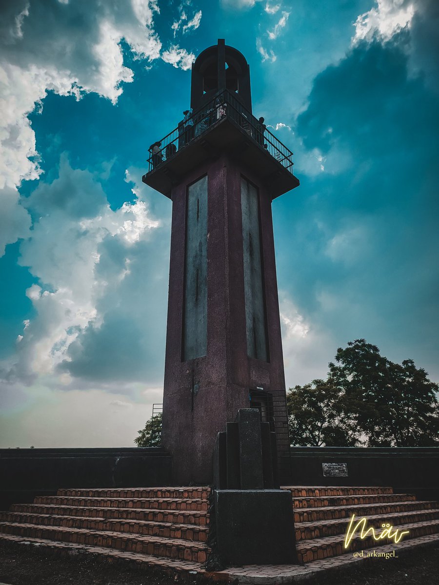 visuallymav's tweet image. 4 pics, 1 Word.
#LowBudgetVacation