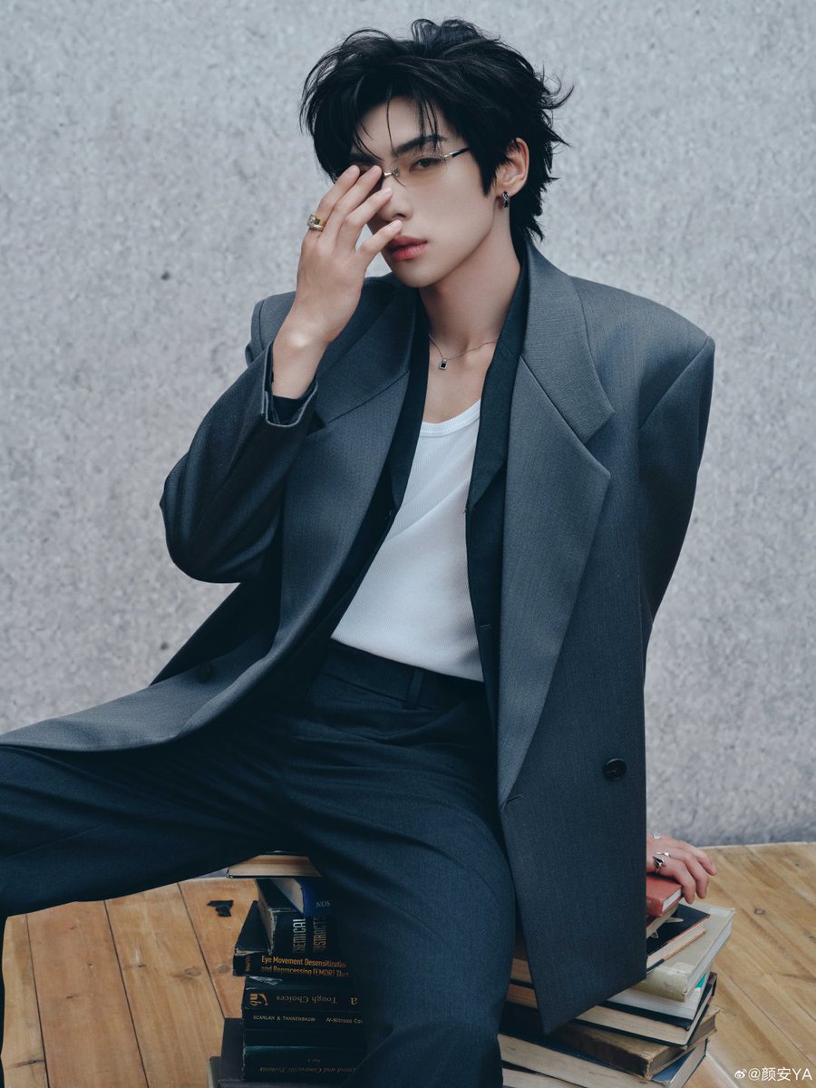 yaonaan's tweet photo. Disclaimer.
‌‌‌‌
Due to Twitter’s new privacy policy and rules, I want to declared that i'm not the real Yan An idol. This is purely an RP account for roleplaying purposes only.

Regards,
@ yaonaan. 
ㅤ https://t.co/YvKovorAlB