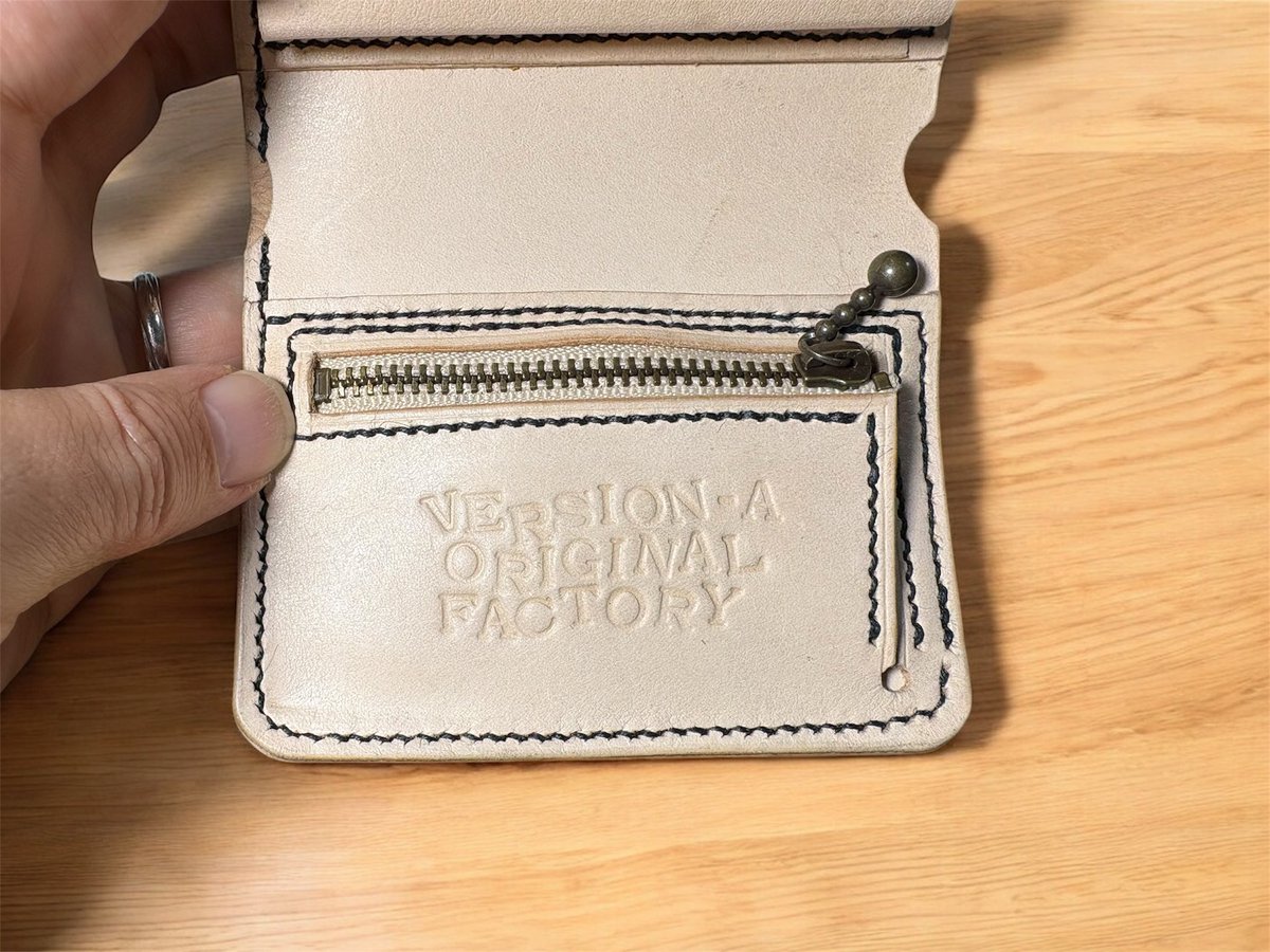 kyokuyaNo_0 @miton4890 @RaM5zi4tne @kdcmoto2 アルファベットの刻印