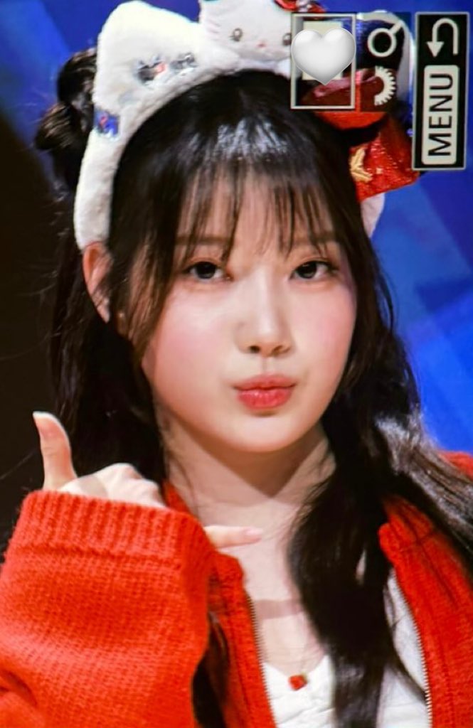 251221 팬사인회 

🐰：너 아직 사진 안 냈어 안녕 ☎️💢💢

#USPEER #유스피어 
#SEOYU #서유
<a href="/USPEER_official/">USPEER_official</a>