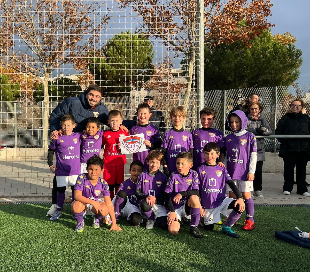CDG_cantera's tweet photo. Imágenes del partido | Prebenjamín A

Prebenjamín A - San Fernando

Nuestros peques disfrutaron de un precioso partido que finalizó con victoria💪🏻💜 https://t.co/QjufmQScib