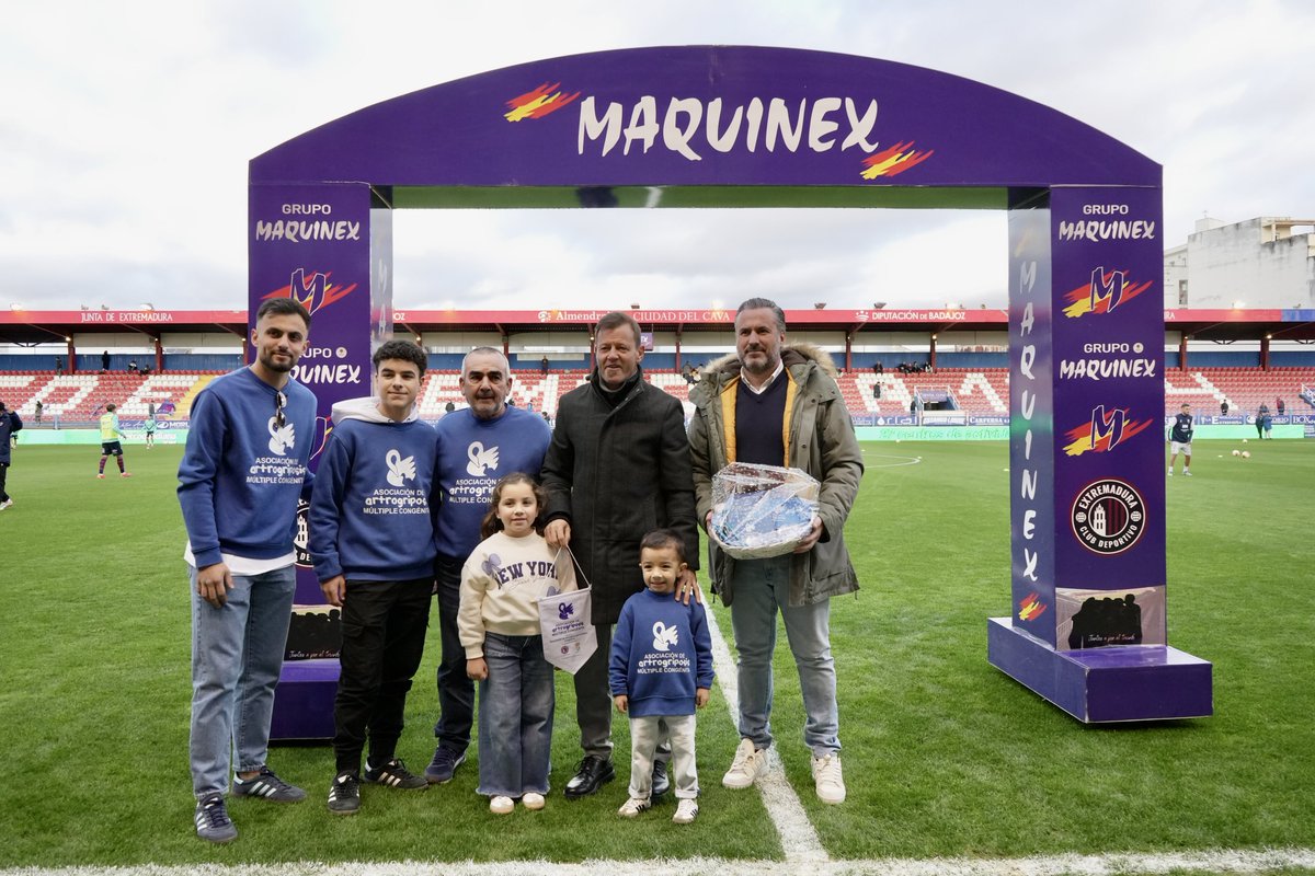 Ayer tuvimos una visita muy especial en el Francisco de la Hera 💙

La del pequeño Manuel, un niño afectado por Artrogriposis múltiple congénita, que vino a compartir con nosotros una jornada llena de sonrisas, valores y mucho aprendizaje.

La Artrogriposis múltiple congénita es