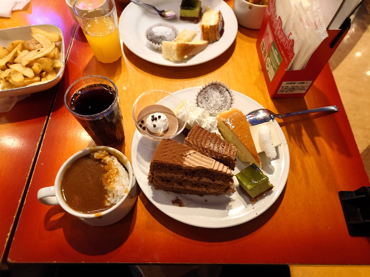 スイパラで一足早いクリスマス！！