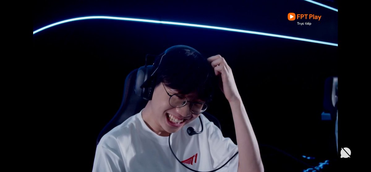 PhamELF's tweet image. You’re having so much fun in Vietnam, don’t come back yet, bae. #Doran #T1inVietnam