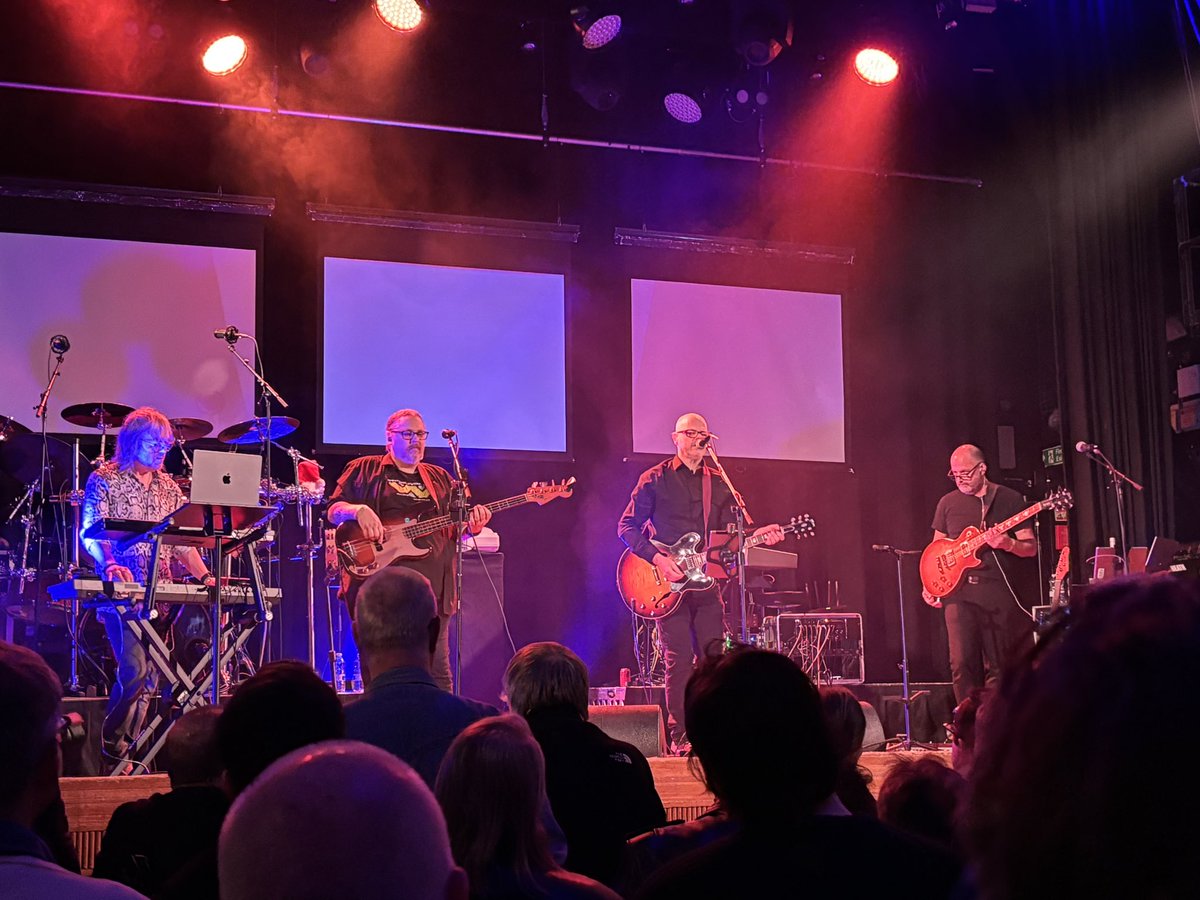 ReturnedToTheEarth tweet media