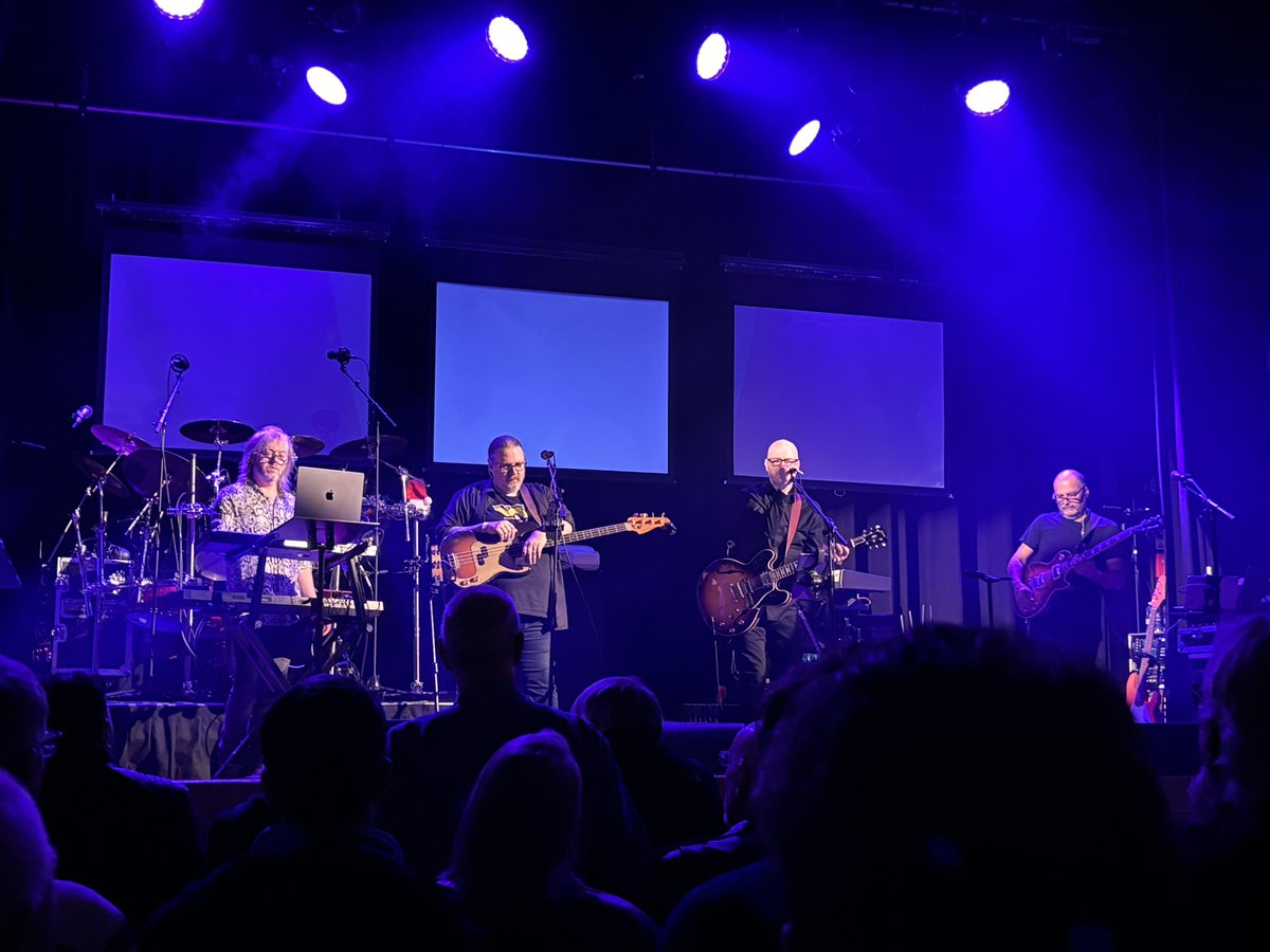 ReturnedToTheEarth tweet media