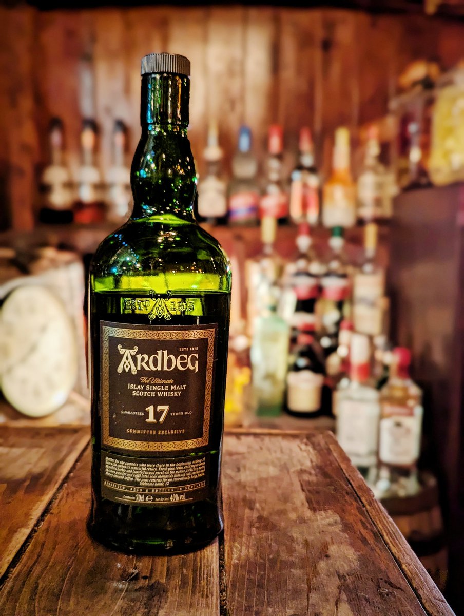アードベッグ17年】 今年リリースされた限定銘柄のうちのひとつ。非常