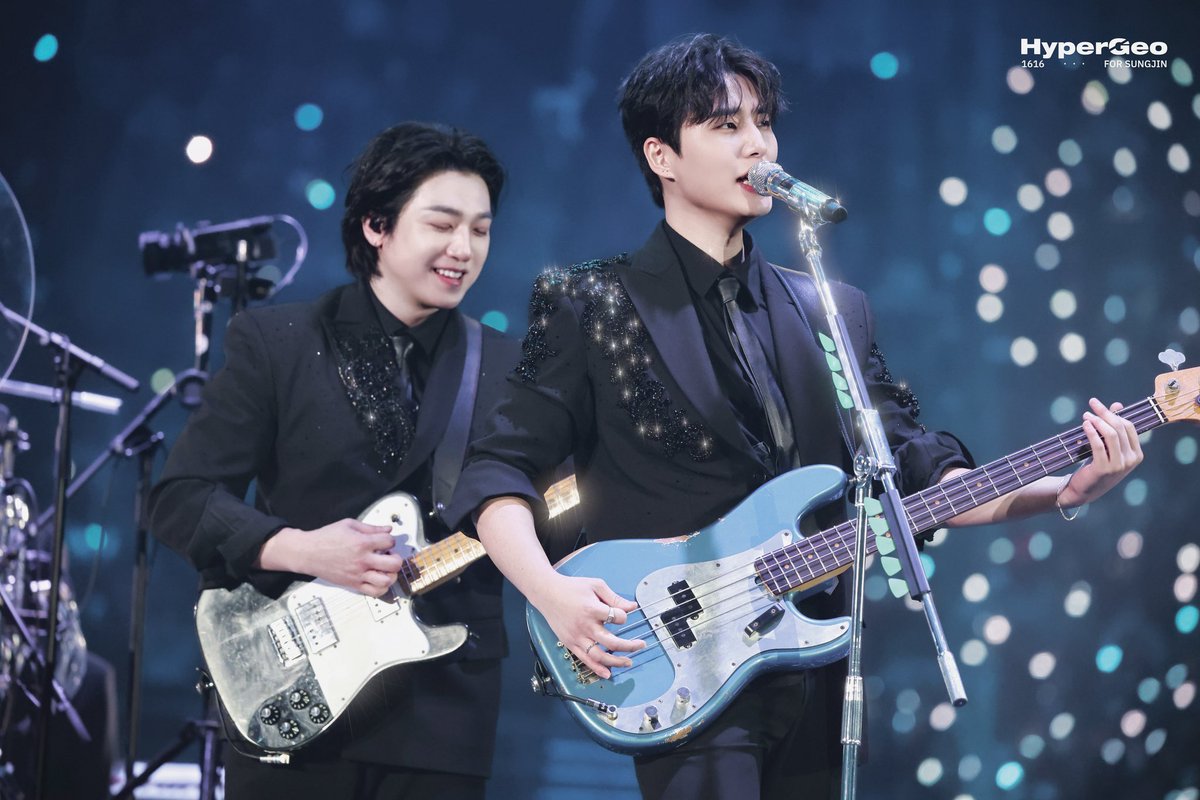 251221 The Present

#DAY6 #데이식스 
#성진 #SUNGJIN #영케이 #YoungK