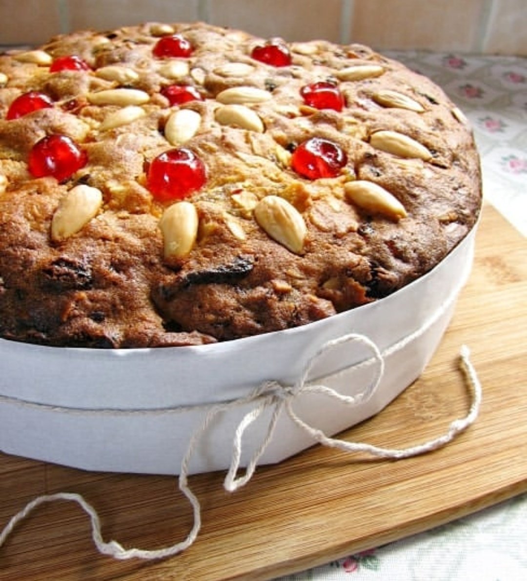 AnulasKitchen's tweet image. Plans for today: Christmas baking 🎄😋 Will bake my Light Christmas cake (no alcohol!) &amp;amp; shortbread cookies with their festive decorations on ❄️🤗
PS. Both recipes (&amp;amp; more) can be found in my baking cookbook here: anulaskitchen.etsy.com/listing/432814… any support much appreciated! 🫶🏻🌱 #vegan