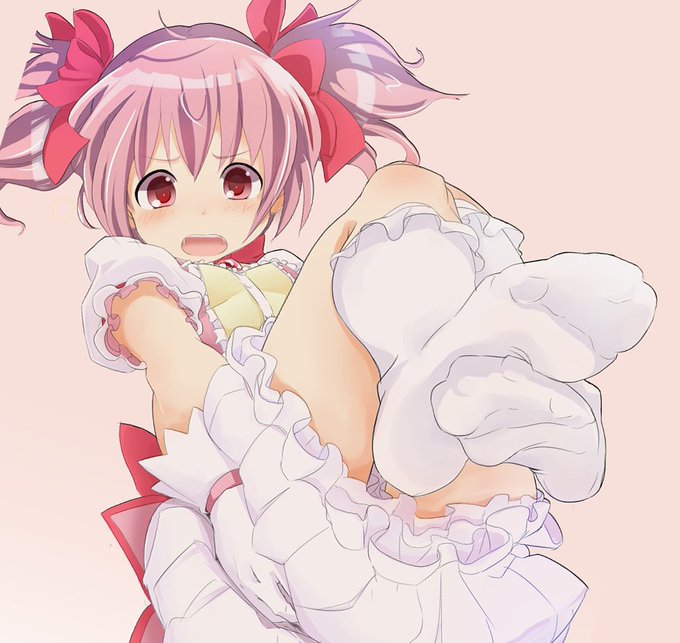 まどマギ再放送見て心が走り出したから昔描いたまどかちゃんのイラスト見てみたんだけど10年以上前から性癖は一貫してて安心したから見て 