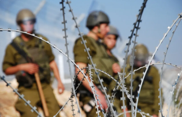 بعد إخفاقات السابع من أكتوبر.. الجيش الاسرائيلي يعزز قوات الاحتياط بأسلحة منزلية 