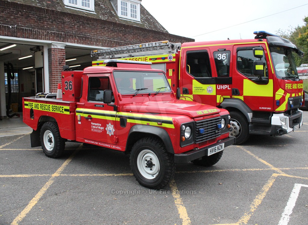 HAMPSHIRE &amp; IOW FRS - ALRESFORD - LINE UP
<a href="/HantsIOW_fire/">Hampshire & Isle of Wight Fire & Rescue Service</a> <a href="/Alresford36/">Alresford Fire Stn</a>
