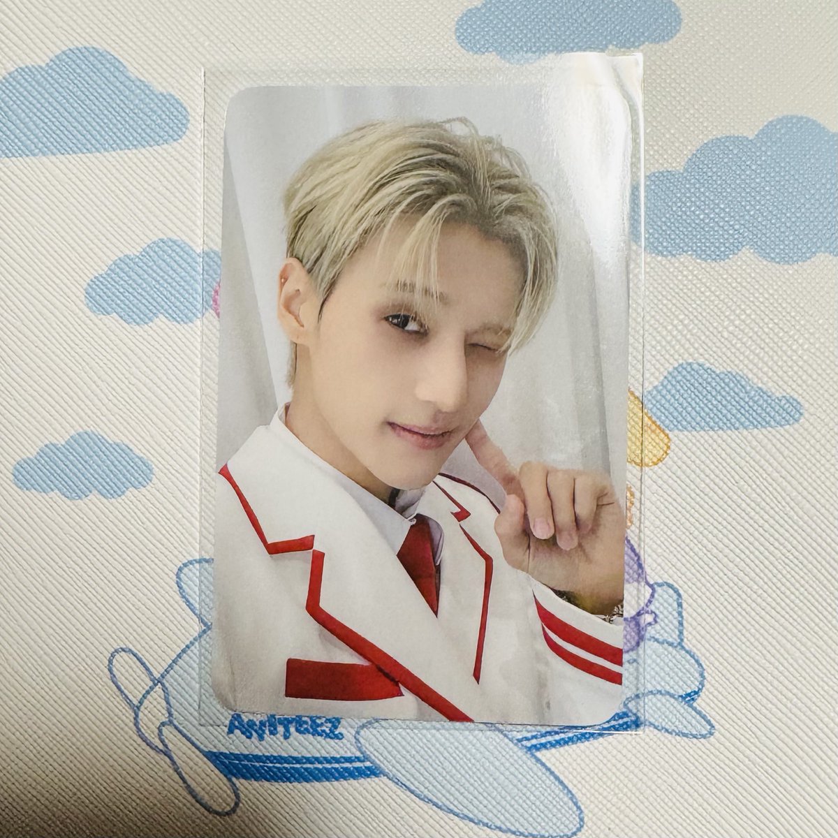 ATEEZ ANITEEZ  トレカ 交換

【譲】
travel pouch  トラベルポーチ
ウヨン

【求】
ソンファ

郵送交換希望です🐰🫧