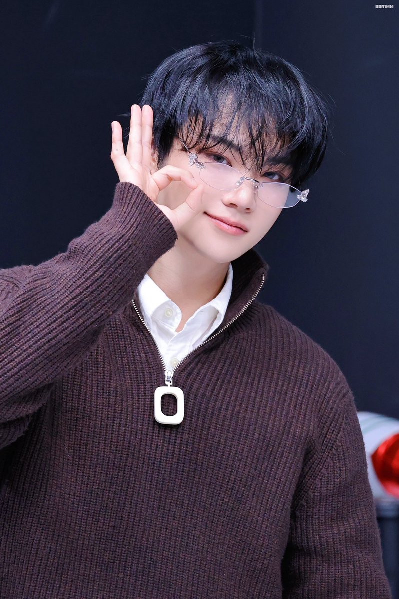 00A1mm's tweet photo. 251221 

#윤시윤 #SIYUN
#앰퍼샌드원 #AMPERSANDONE https://t.co/0q8rAUgsfj