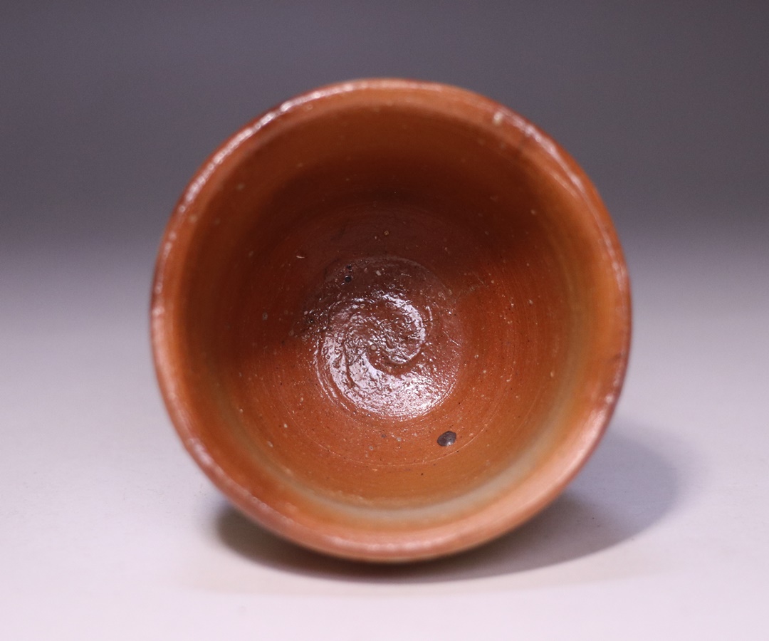 備前焼川口陶楽苑のHPに四代松田華山の備前酒呑をUPしました。シンプル