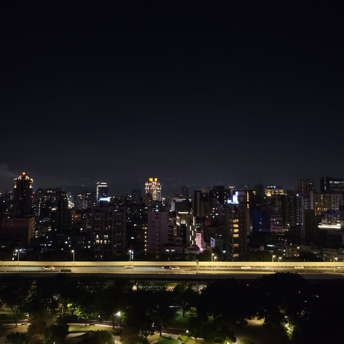 Daniel Chang tweet media