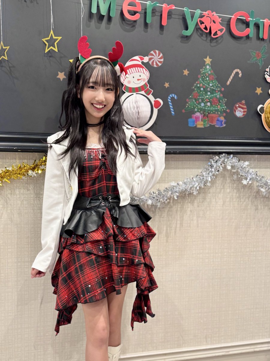 #アイドルスピリッツ
ありがとうございました〜╰(*´︶`*)╯💛
クリスマス仕様SEAF、次もSEAFなクリスマスステージを
高田馬場アイゲキさんで〜
昨日よりブロマイドも販売中です！
特別な券が入ってるんだよ〜
後少ししかなかったような…🤔