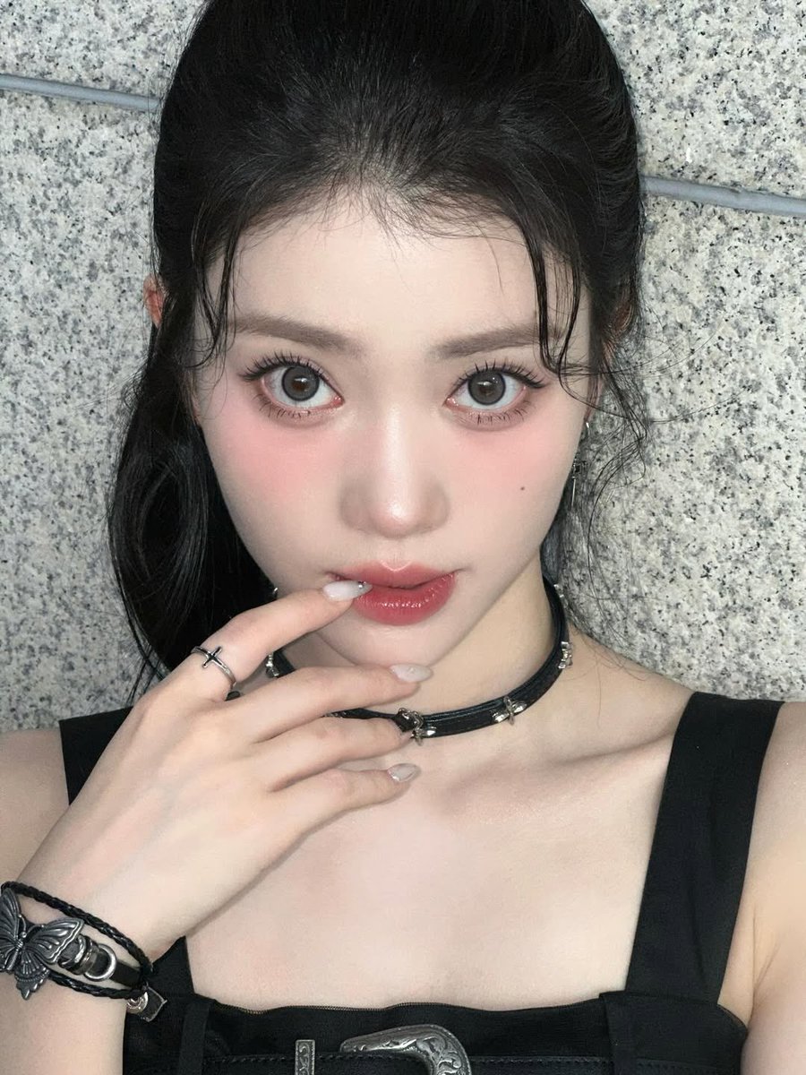 샤오팅 얼굴 tweet media