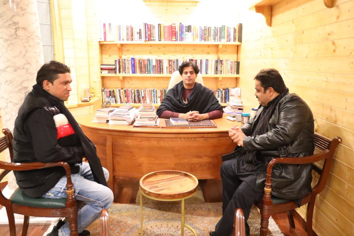 <a href="/INCMinority/">Congress, Minority Department</a> के राष्ट्रीय चेयरमैन आदरणीय सांसद श्री इमरान प्रतापगढ़ी जी के साथ मुलाक़ात की और दिल्ली अल्पसंख्यक विभाग को मज़बूती देने पर चर्चा हुई 
<a href="/ShayarImran/">Imran Pratapgarhi</a>