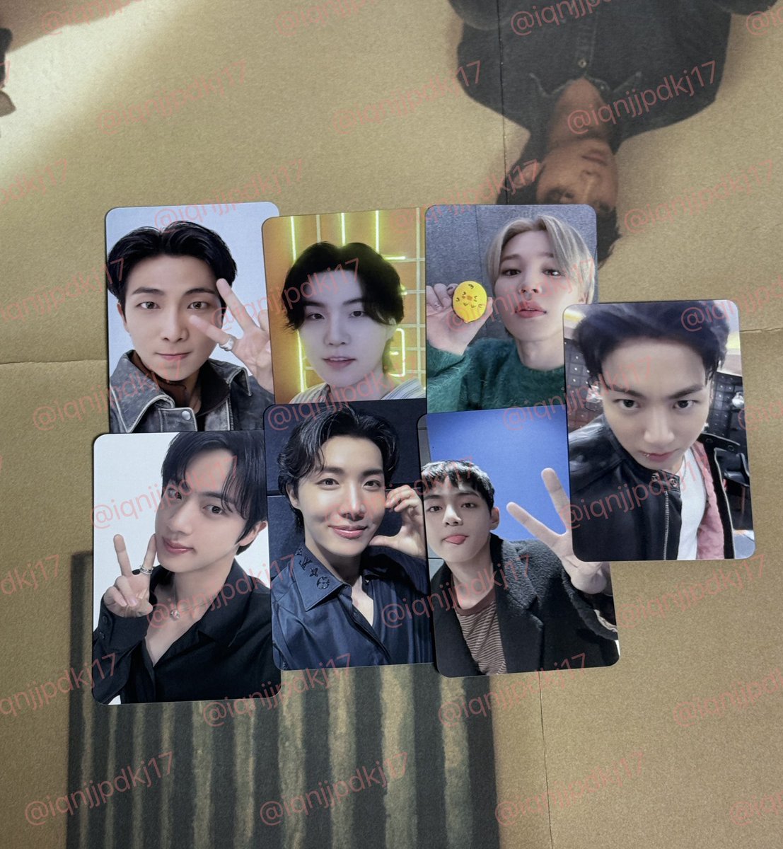 방탄소년단 BTS 공식 굿즈 포토카드
택배+0.4 하자❌ sell⭕️

✅ 페스타 아미존 포카 세트 + 반다나 = 9.0

위버스 5월 디데이 캘린더 이벤트 당첨 양도 남준 석진 윤기 호석 지민 태형 정국 rm jin suga jhope jimin v jungkook 콘서트 윈패 디비디 딥디 윙파 아미부스 럭드 쩔어 스페 일본 럽셀