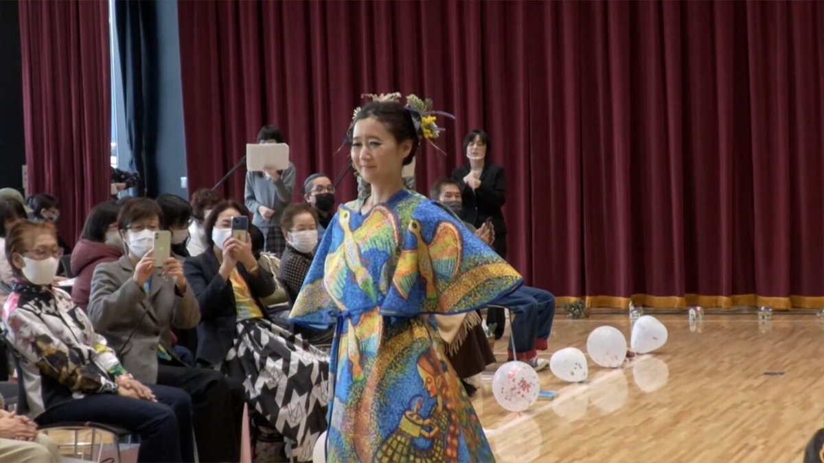 点描のアウトサイダーアート　齋藤郁恵作画「人魚姫」 市政函館100周年 第一回 函館コレクション2022年 私が描いた点描の