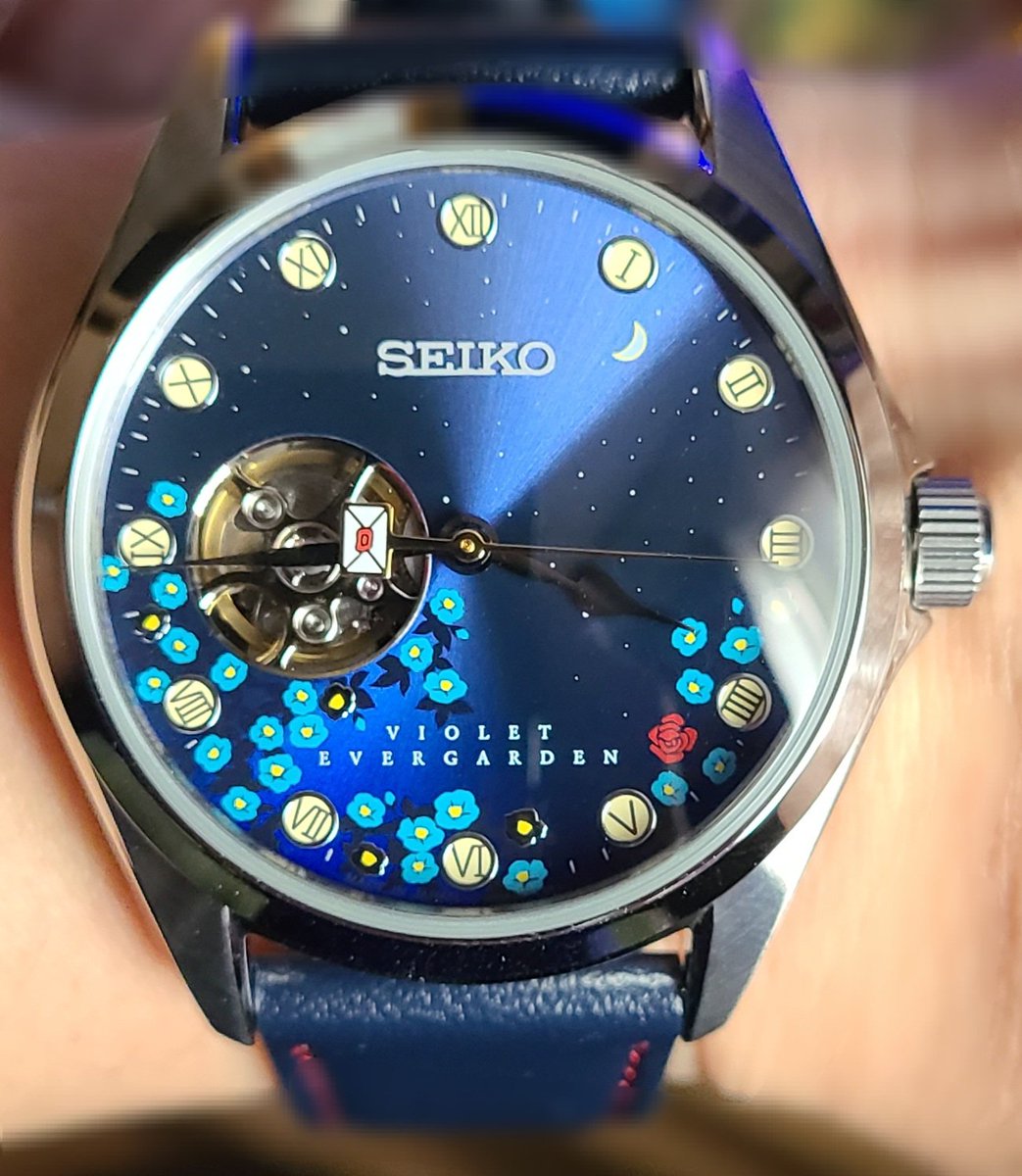 kashitaku4's tweet photo. ヴァイオレットの美しき機械式腕時計⌚✨
シャルロッテの恋文💌
月下の庭園でのシーンを想い浮かべます😌
【Story5🦾】
#SEIKO #プレミコ #PREMICO
#ヴァイオレット・エヴァーガーデン
#VioletEvergarden https://t.co/sYFwgs21XE