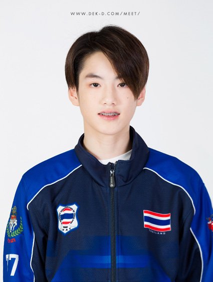 manuneii_'s tweet photo. สมัยยุคพี่ชายฮีเป็นภู dek D หนุ่มตี๋รักแรกของสาว ๆ ตอนนี้ก็เป็นยุคของภีมเป็นมังฮวาเวอร์ชั่นคนจริง ๆ หล่อจนไวรัล เด็กผู้ชายบ้านนี้โคตรแมสอะ 🤟🏻🐻‍❄️

#PHUTATCHAI #PEEMTANAT https://t.co/hP9mEVhDjW