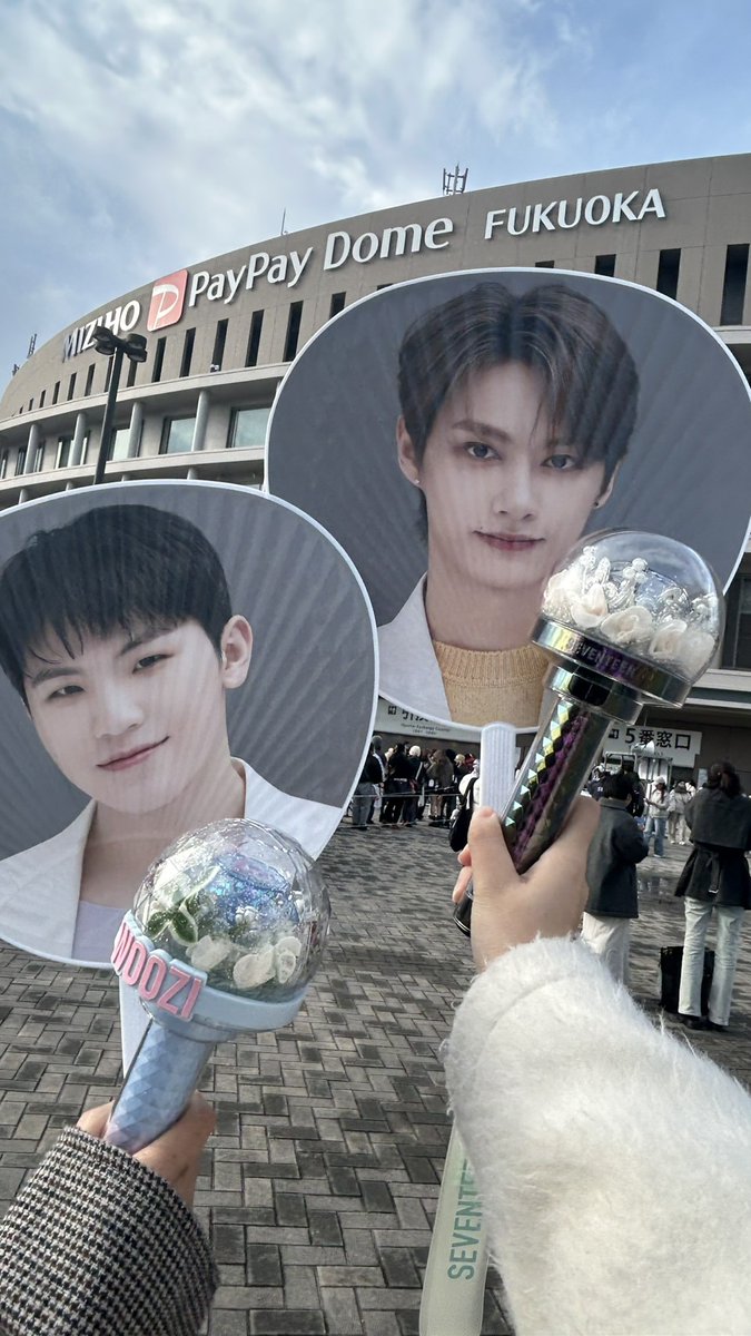 chieee215's tweet photo. 私の初日でオーラスの「NEW_」が始まります。
#SEVENTEEN
#SVT_WORLDTOUR #NEW_JAPAN
#SVT_TOUR_NEW_ https://t.co/Q5FEyy8Gbs