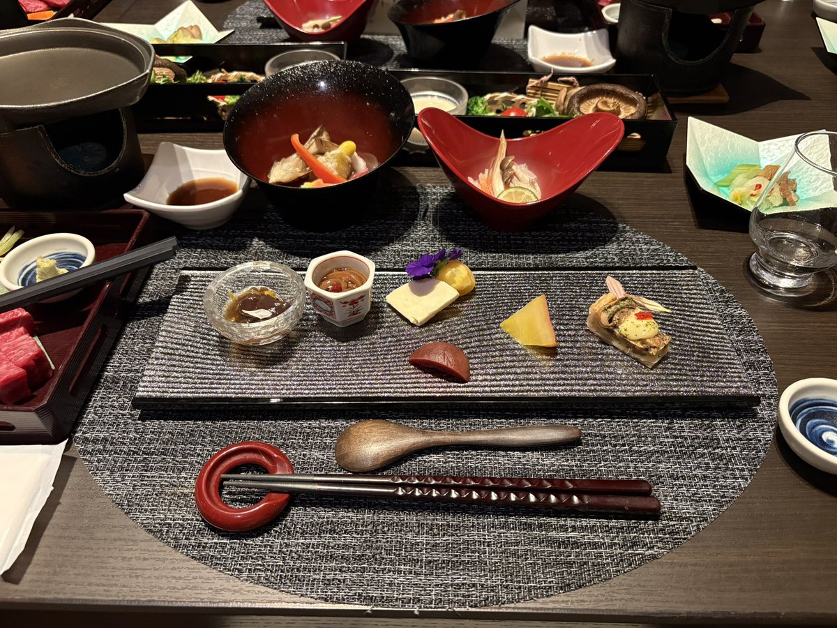 runve1010's tweet photo. Runべ忘年会　@会津若松市　新滝

良い温泉、良い食事でゆったり楽しく。
卓球、カードゲームで楽しんだ。
今年もお世話になりました。
2026年もよろしくお願いします。
#Runべ https://t.co/pbQSINPz67