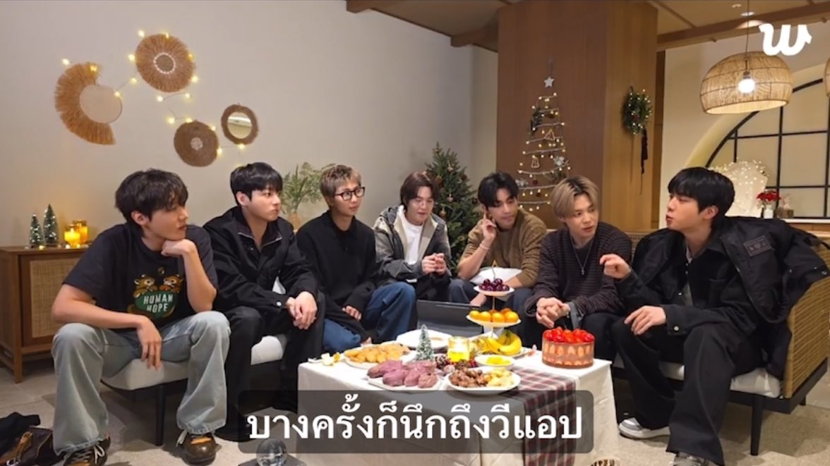 tangmotwit's tweet image. บังทันพูดถึงไทยแลนด์อีกแล้ว เค้าไม่เคยลืมเลย😭

ขนาดพูดถึงแอพ Vlive ก็นึกถึงว่าเคยไลฟ์ครั้งแนกที่ไทย ตำนานมากตอนนั้น ถึงฟังก์ชั่นจะไม่ค่อยดี แต่ก็คิดถึงการกดใจที่มันเป็นไอคอนคล้ายมี่บอมเนอะ ตอนนั้นสนุกมาก