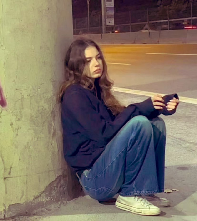 rani_py's tweet image. You are single because you're looking for 90s love in 2025😭