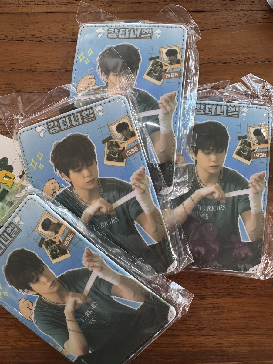 🧩 ̫  𝐒𝐏𝐄𝐂𝐈𝐀𝐋 𝐒𝐄𝐓🌷꒱

⤷ สามารถ Walk In สั่งหน้างานได้ค่ะ มีจำนวนดังนี้

• Kismet Set ว่าง 10 เซท
• Nice Set ว่าง 12 เซท
• Card holder ว่าง 6 ชิ้น
• Keychain ว่าง 8 เซท
             
💡: #KDNWith28thAffair #เรื่องของแดเนียล #HappyKangDanielDay #KANGDANIEL