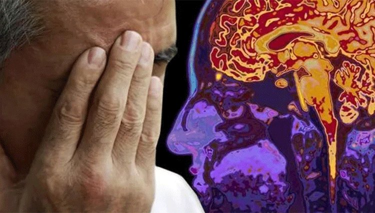 دراسة حديثة: مساعدة الآخرين تُبطِئ من شيخوخة الدماغ -قضاء ساعتين لأربع ساعات أسبوعياً في مساعدة الآخرين كان مرتبطاً بانخفاض معدل التدهور المعرفي -التطوع يساعد على تقليل التوتر والالتهابات في الجسم المعروف بارتباطهما بتدهور الوظائف الإدراكية 