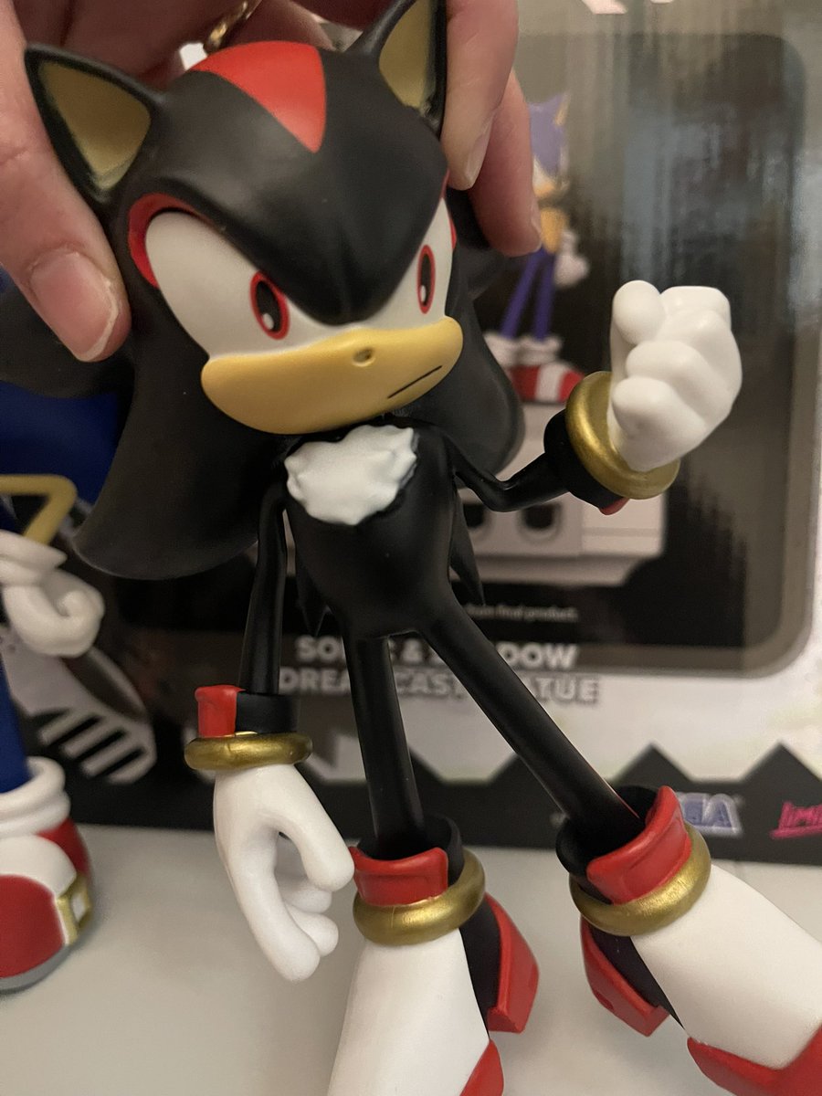 Atolan_805's tweet image. I’m never ordering from limited run games ever again…. Almost 2 years for this?? Where is bro’s nose?!?!? 😭😭😭@LimitedRunGames #SonicXShadowGenerations #SonicTheHedgehog