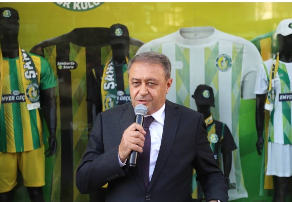 ilyaz_c's tweet photo. Valim, Şanlıurfaspor’un sponsorluklarından Süper Kupa heyecanına, Sporun Geliştirilmesi Projesi’nden tesis yatırımlarına kadar futbola verdiğiniz destek övgülerin en güzelini hak ediyor. Siz bu şehrin yeşil sahalardaki kahramanısısınız
@MslmEski2
@hasansildak
@Sanliurfaspor https://t.co/bDbDj5q2x3