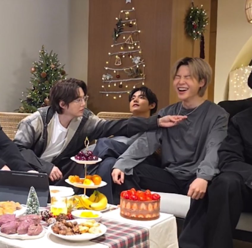 🐱🍊🥢ʟɪʟ ᴍᴇᴏᴡ ᴍᴇᴏᴡ ⑦ 💜 tweet media