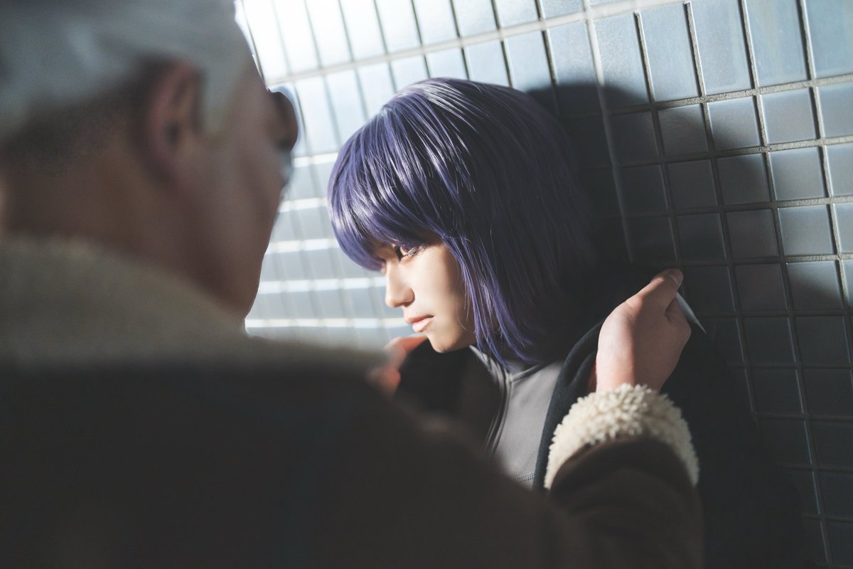 【攻殻機動隊s.a.c SSS 続き〜終】

「今までどこに？」

「9課を離れてから1人、ネット彷徨し───
その途上でこの誘拐事件を発見し
独自の捜査を続けていたの」

(胸ぐらを掴む)

「トグサをおとりにするようなマネしやがって
家族が犠牲者になるとは考えなかったのか！？」