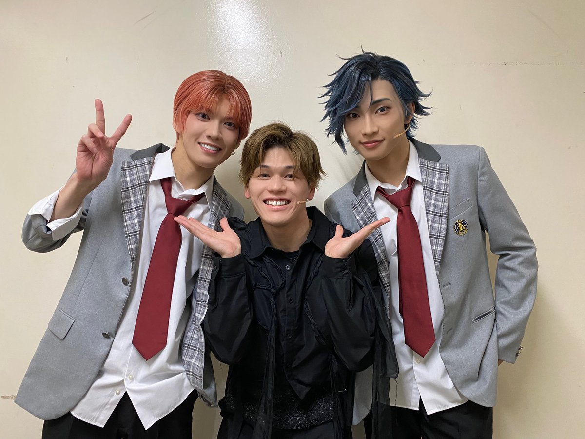 大阪３日目マチネが無事終わりました✨
ついに次のソワレで最後、、
ラスト思いっきりやり切ります！！
最後のステラダンサーズタイムも声援待ってるよ🥹
写真は親友ショット📷
#ぼくプリ