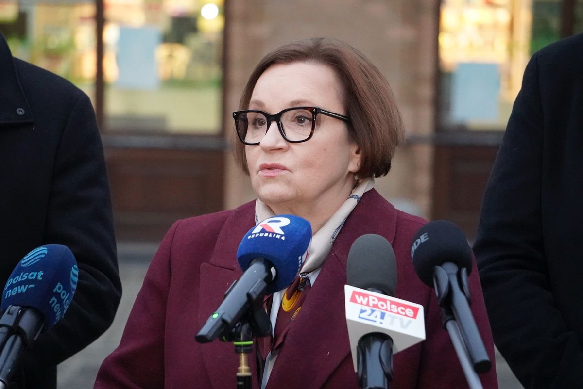 💬 Europoseł PiS <a href="/AnnaZalewskaMEP/">Anna Zalewska 🇵🇱</a>: Polacy wydadzą mniej, nie dlatego, że jest taniej, tylko dlatego, że oszczędzają. Obywatele z przerażeniem patrzą, jak konstruowane są budżety w samorządach. Zmiana finansów publicznych, która miała spowodować większe dochody dla samorządów,