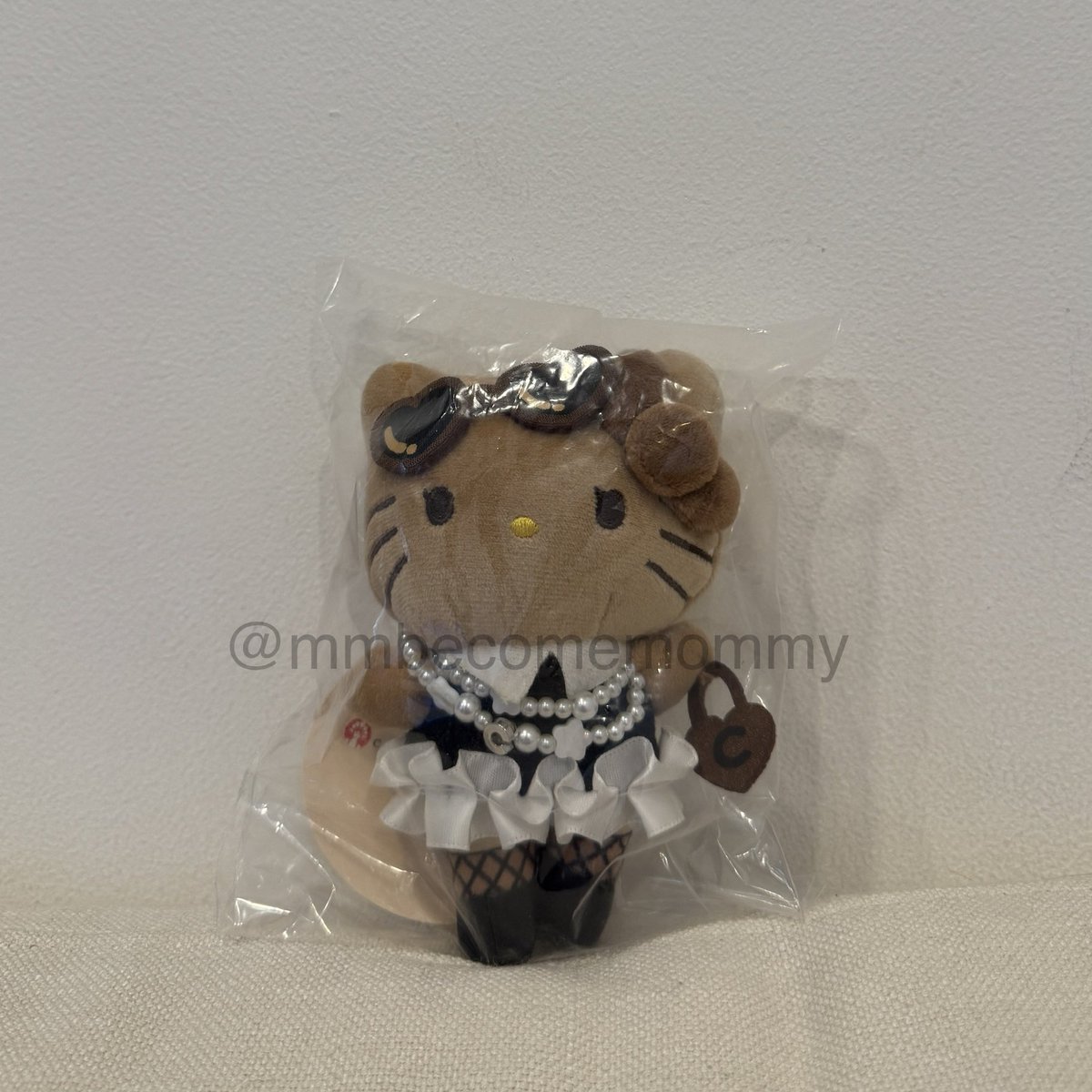 mmbecomemommy's tweet photo. wts/ พร้อมส่ง

Chagee x Hello Kitty 🐱

พวงกุญแจ Kitty + ถุงเก็บความเย็น 690.-

♡ นัดรับ Central Ladprao, Bts เกษตร/ ส่ง ไปรษณีย��
♡ สนใจ mt/ dm ได้เลยค่ะ

#CHAGEElovesHelloKitty 
#CHAGEExhellokitty
#ตลาดนัดsanrio 
#ตลาดนัดซานริโอ้ https://t.co/0OytqQZtvz