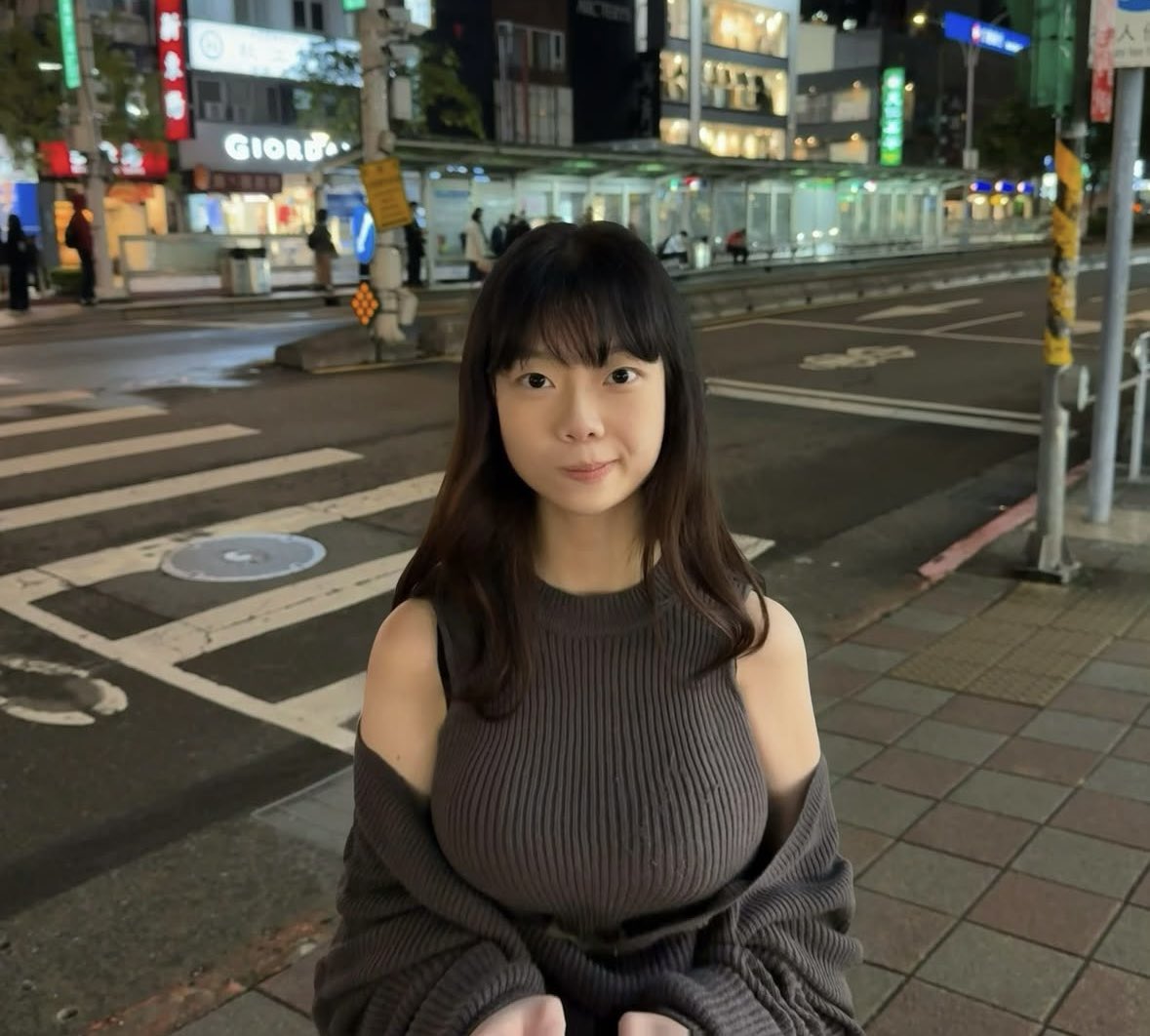 do4Lx's tweet photo. オタサーの姫
なんだかんだこういう子が1番モテる https://t.co/U6GzLcMkoA