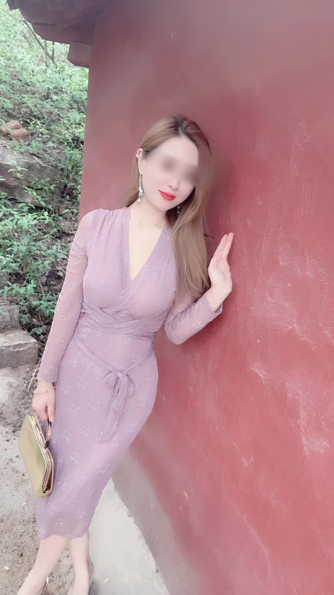 山东36岁已婚独居的姐姐，职业会计，喜欢新鲜感跟刺激，找高素质的成熟男士，不卡IP，主要看合不合适