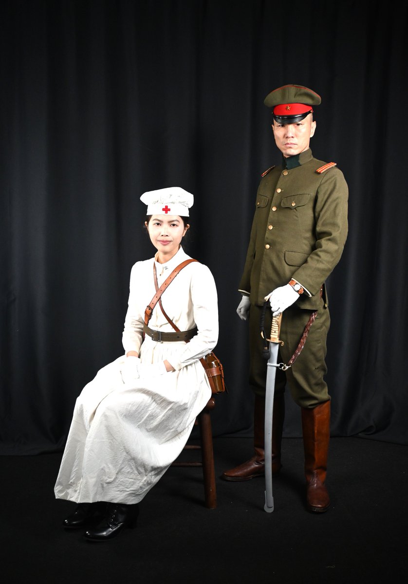 日本陸軍と赤十字社 昭五式陸軍軍医中尉と従軍看護婦さん 記念撮影