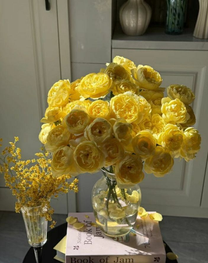 lavieestbelIe's tweet image. Yellow flowers are so pretty