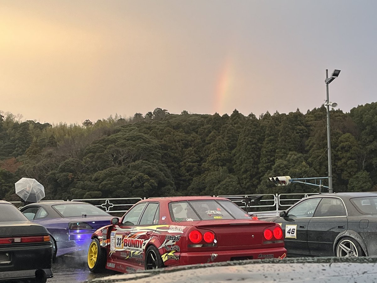 午前中までの特別価格❗️A4大作品✨手作り額付き作品　title「創造ニャンコ」 15時40分着 虹が出てたなぁ