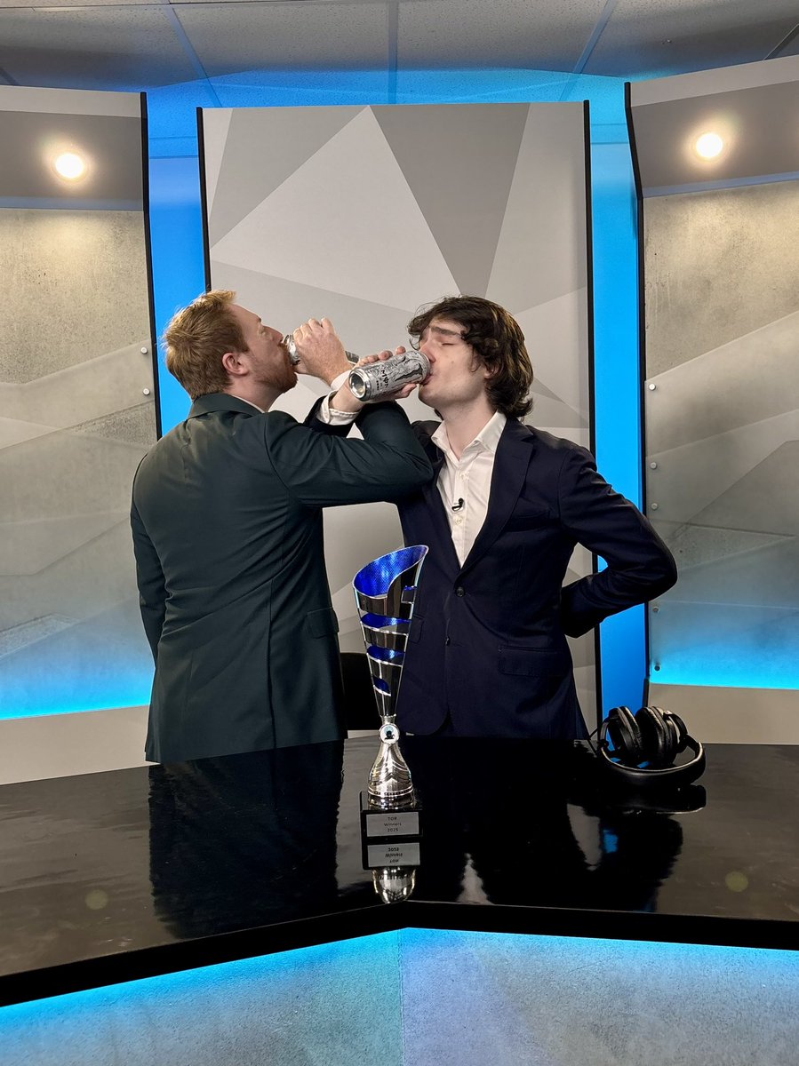 Going live casting the grand finals of the TOR with <a href="/Hallow833/">Hallow</a> 

The customary white monster just married drink is peak! Now we pray for no classic oceanic pauses 

Twitch.tv/hallow833