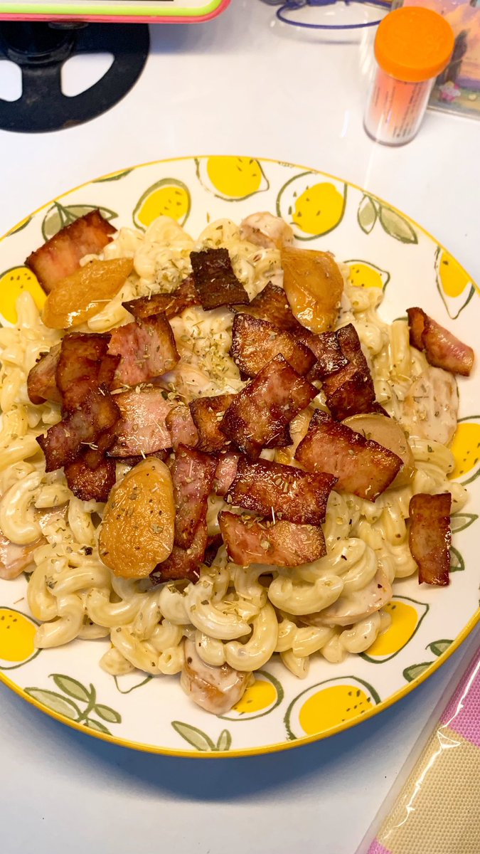 mac n cheeeeeese 🧀🥓✨✨✨